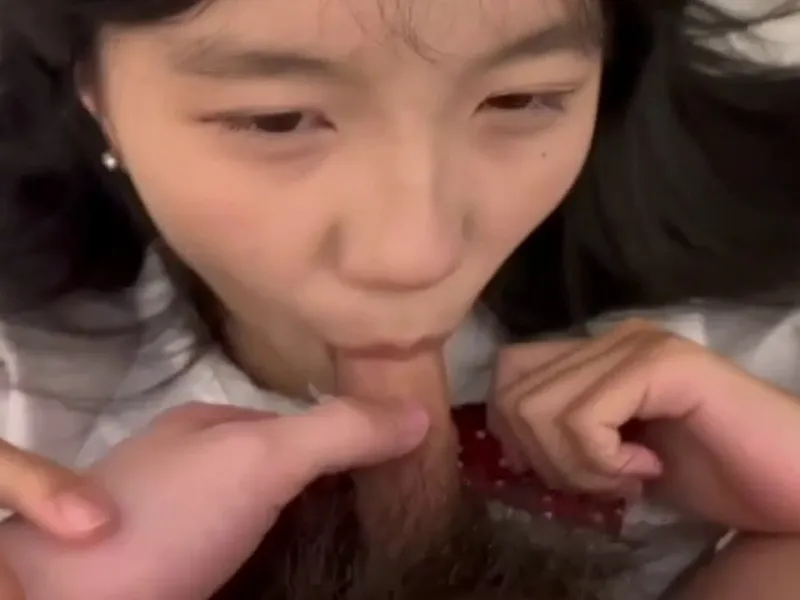 Em loli dễ thương mút cò biến em thành con đào nứng p2